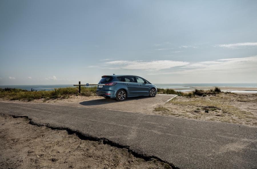 Ford S-Max ST-Line 2019 года  (WW) (фото 8 из 13)